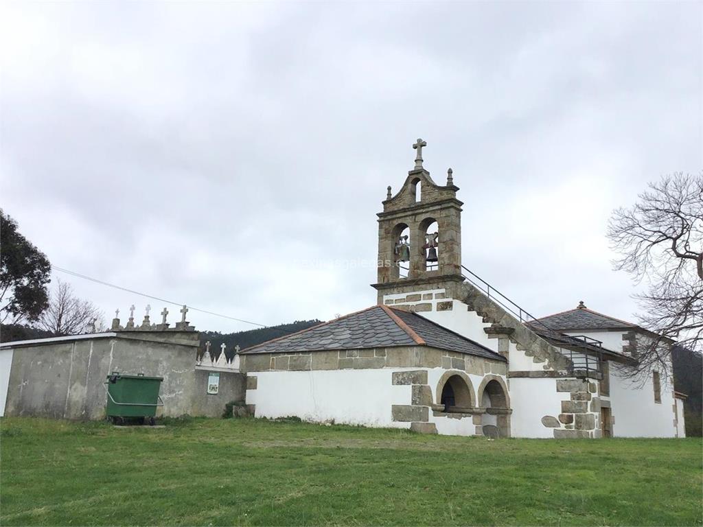 imagen principal Parroquia y Cementerio de Santo Estevo de Sumoas