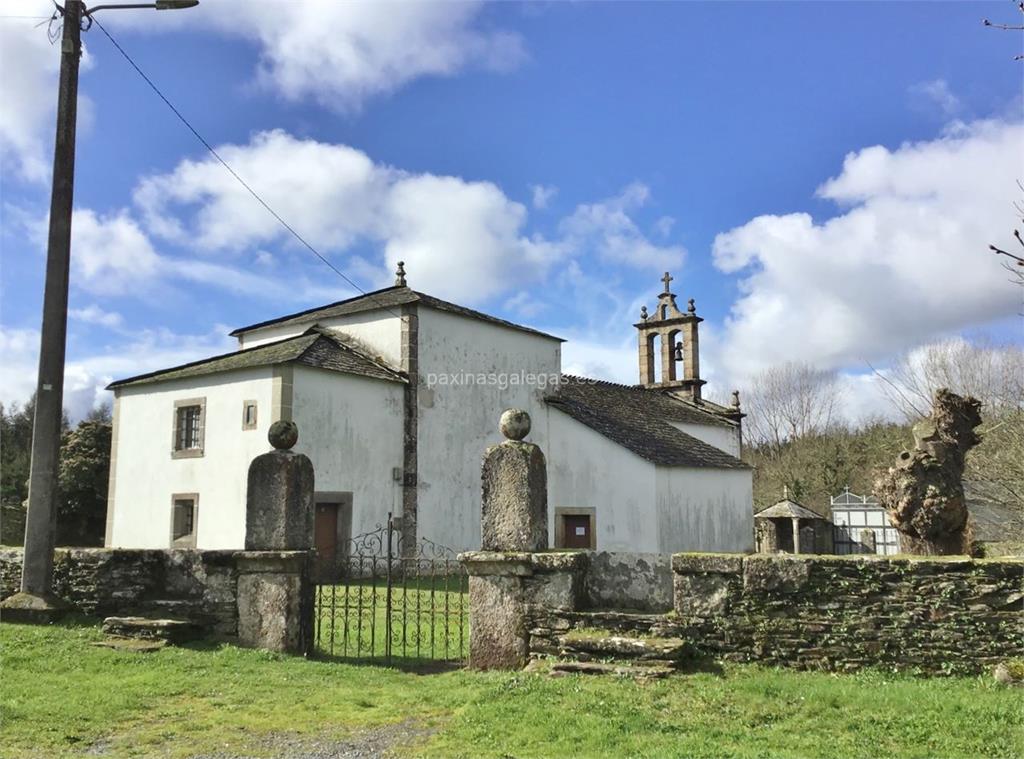 imagen principal Parroquia y Cementerio de Santo Estevo de Uriz