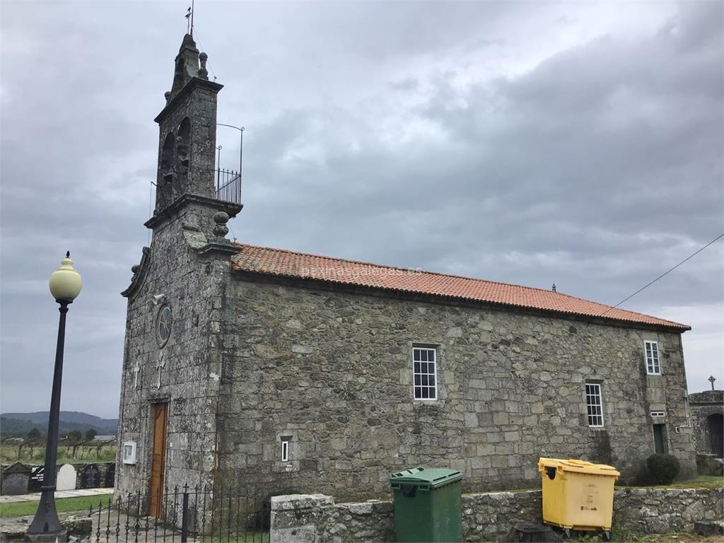 imagen principal Parroquia y Cementerio San Xulián de Piñeiro