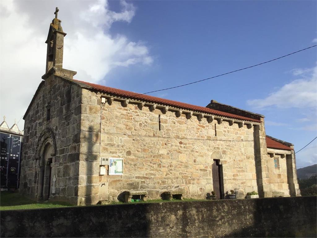 imagen principal Parroquia y Cementerio Viejo de Santaia de Chamín