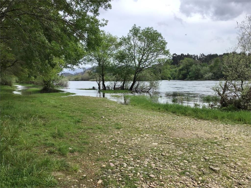 imagen principal Playa Fluvial del Penedo