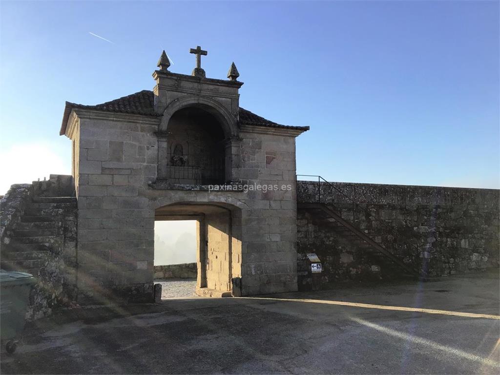imagen principal Puerta de la Oliva y Capilla de la Virgen de la Oliva