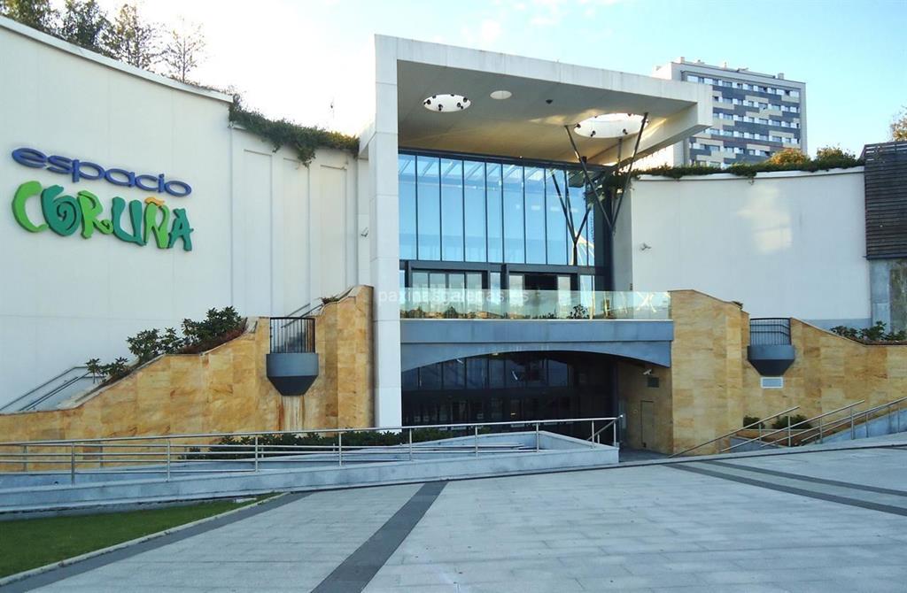 imagen principal Punto de Recogida Locker - InPost (C. Cial. Espacio Coruña)