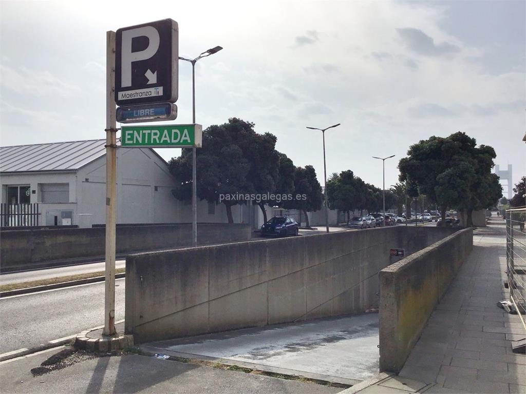 imagen principal Punto de Recogida Locker - InPost (Parking Maestranza)