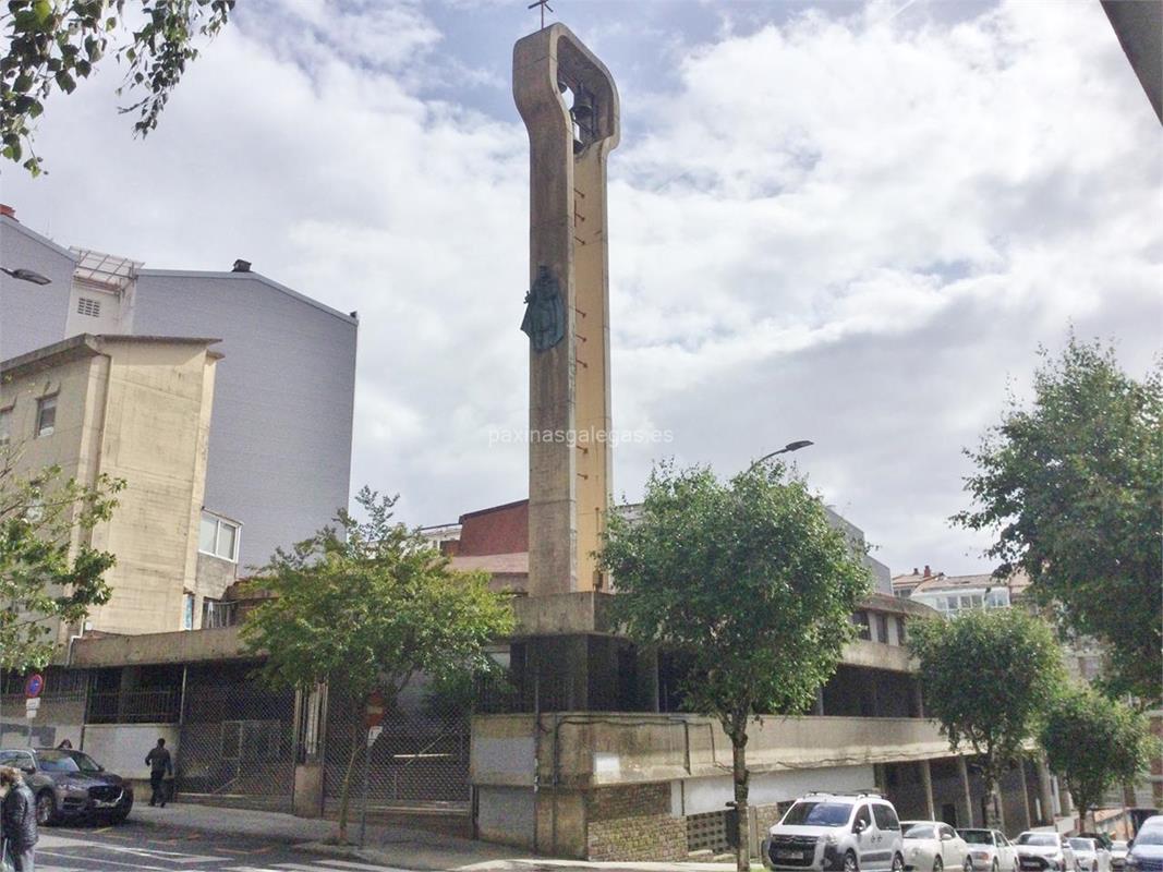 Arquitectura Católica San Fernando en Santiago