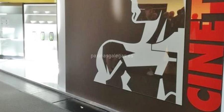 Ferretería Soluciones Técnicas para El Mueble, S.L. en Narón