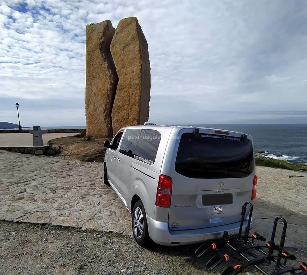 Taxi Nº1 Muxía - Nacho Castiñeira imagen 3